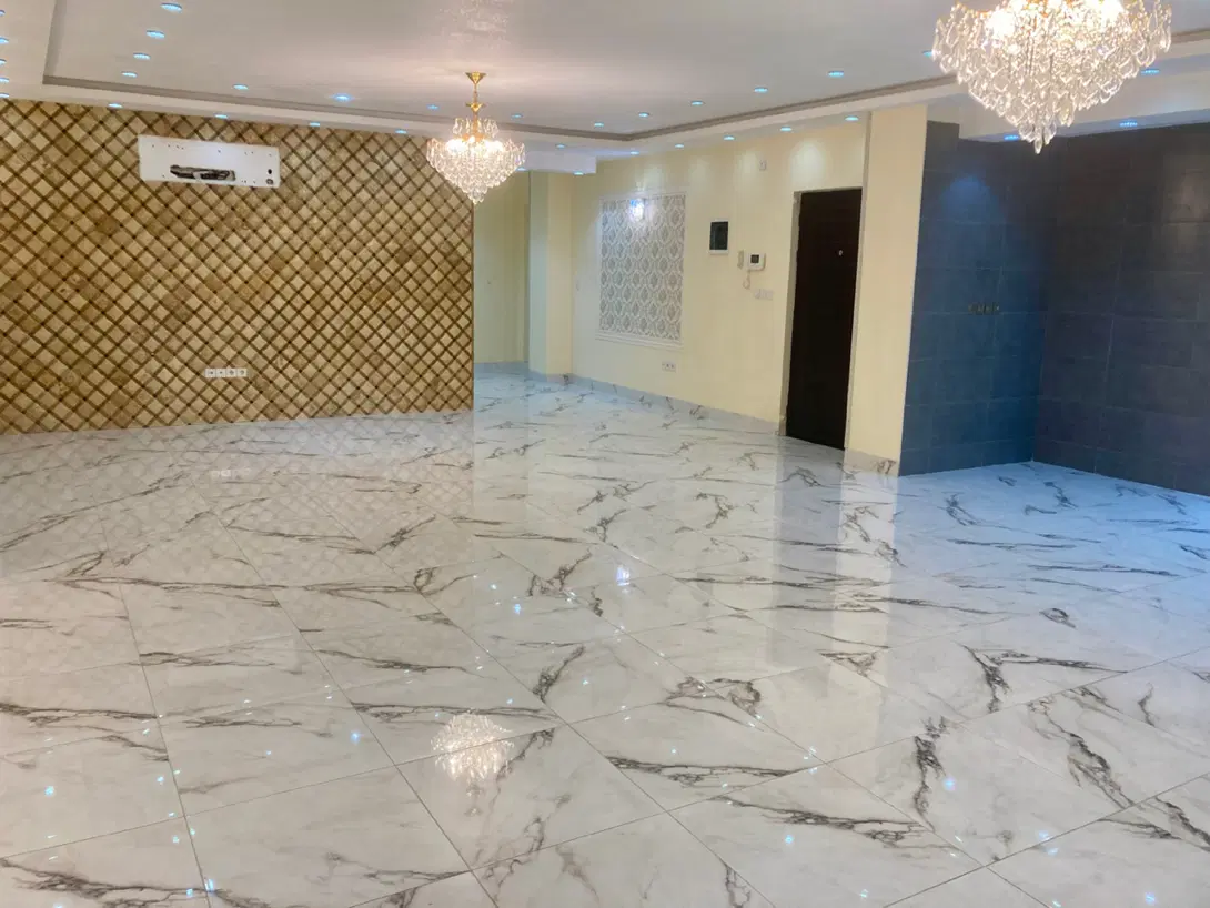۱۷۰ متری دو خوابه شیک اول خ باهنر