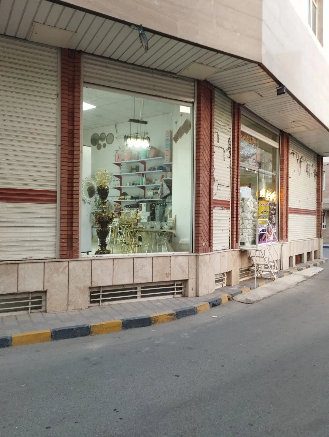 مغازه 27 متر گلحصار رهن کامل و فروش و اجاره