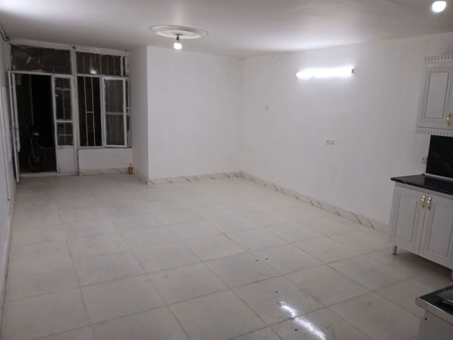 فروش خانه طبقه همکف راه جدا ۷۰ متری