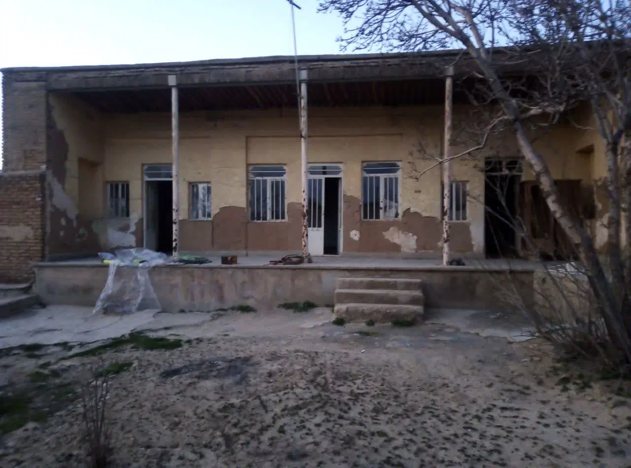 ملک فروشی