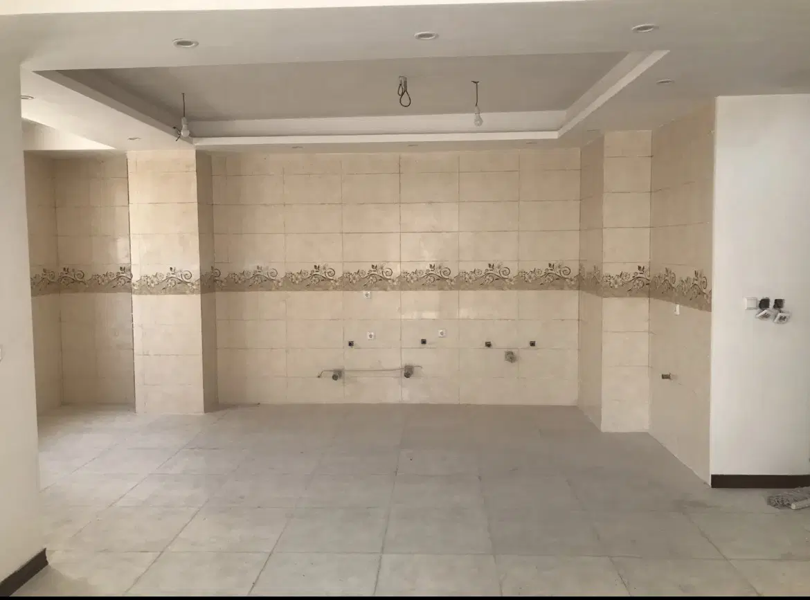 فروش سه خواب ۱۲۸متری خام مرکز شهر