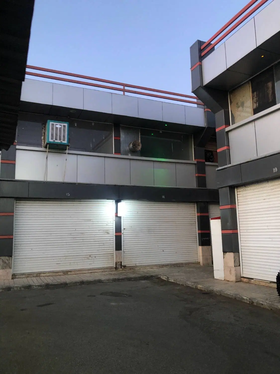 فروش یا معاوضه ملک تجاری