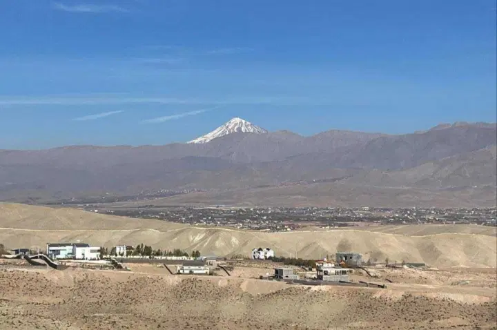 زمین، رودهن، مهرآباد