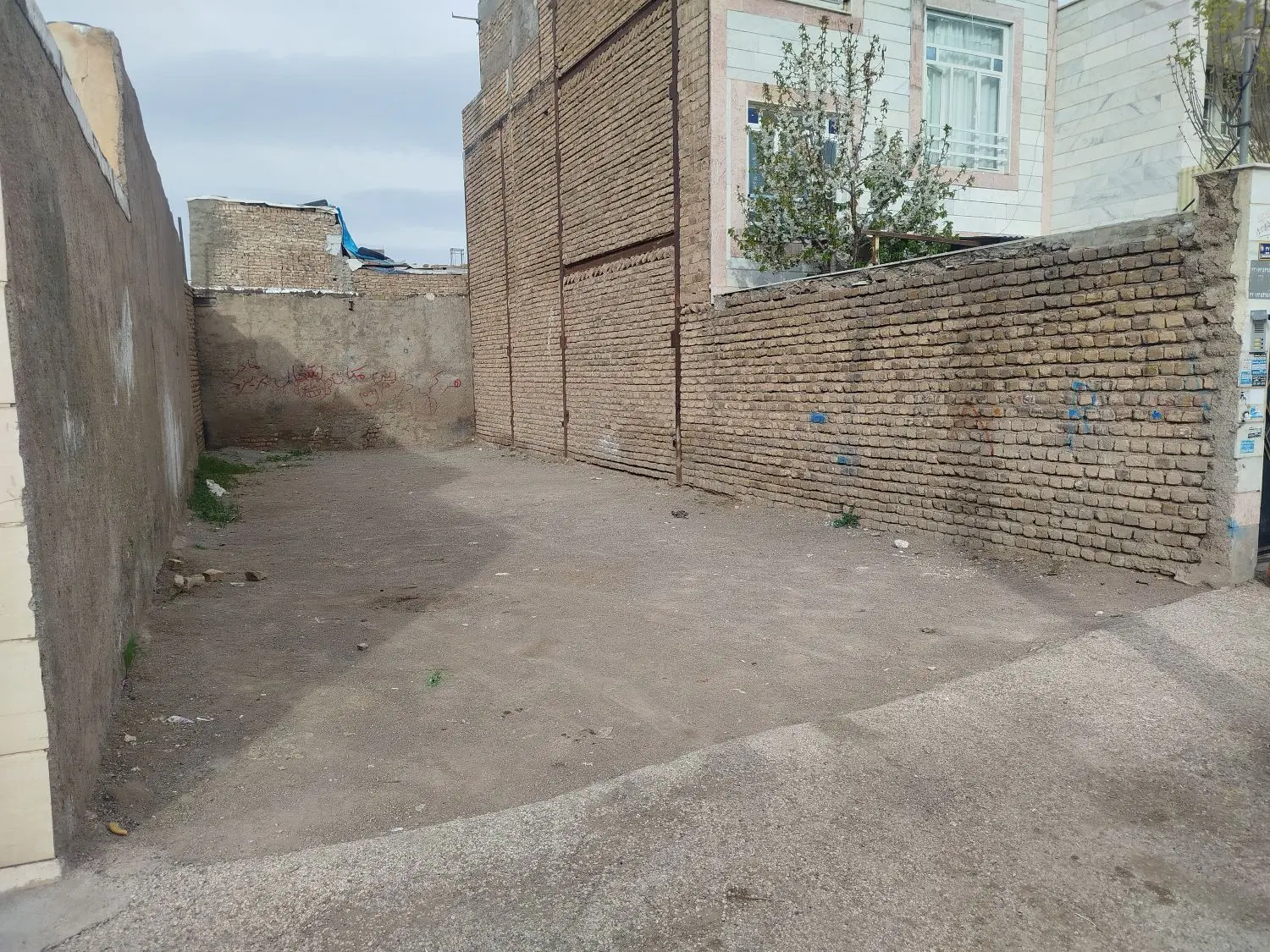 زمین مسکونی متراژ۱۰۳