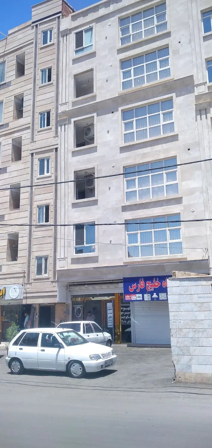 مغازه ۳۲ متری