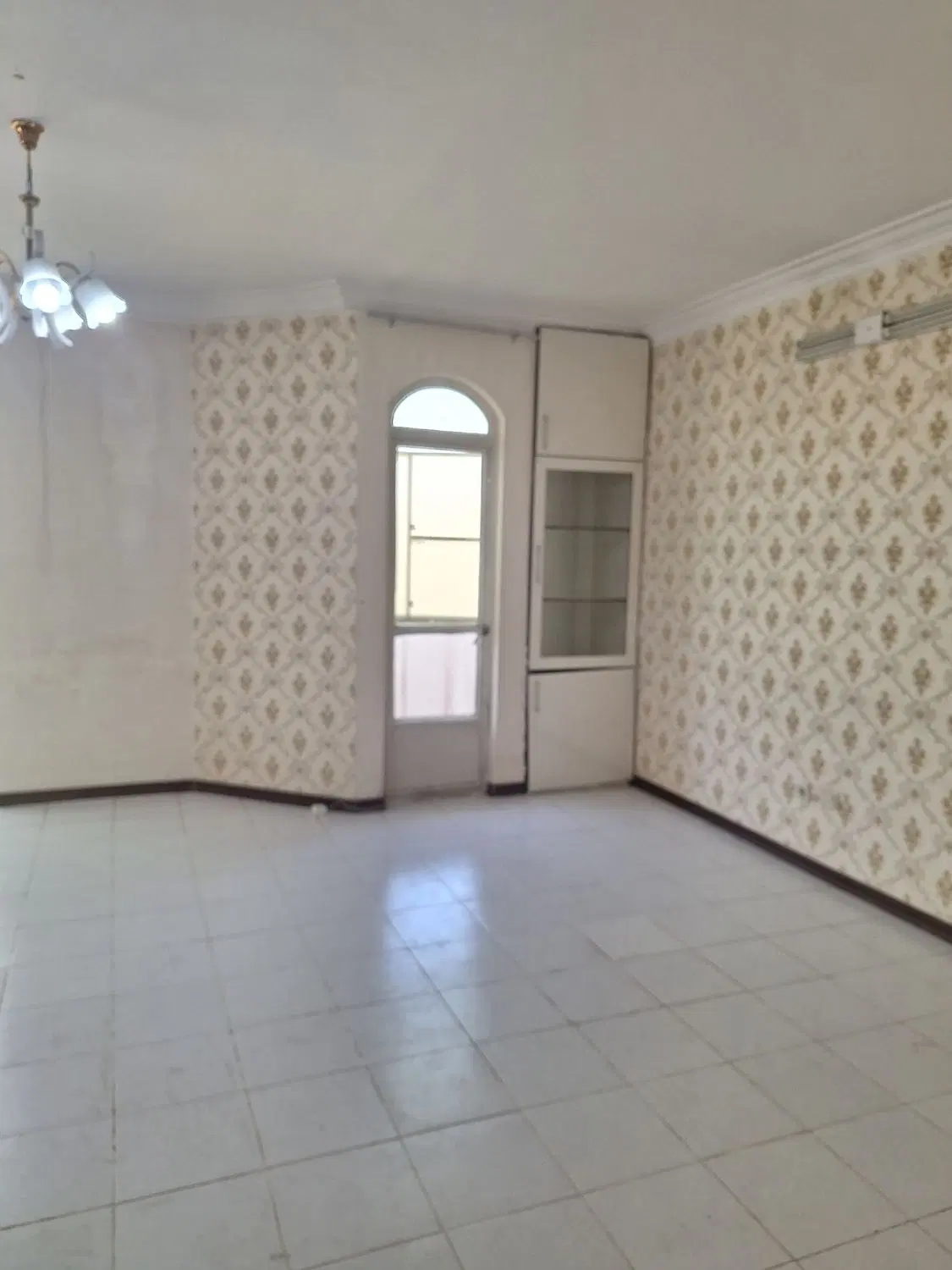 آپارتمان  اجاره ۱۷ رهن ۱۰۰ قاسم آباد
