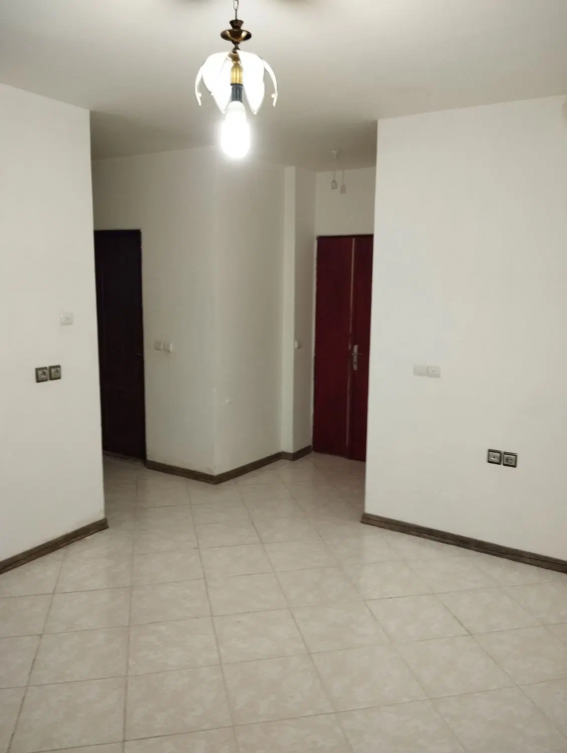 معاوضه آپارتمان یک خواب حاشیه خیابان جمهوری