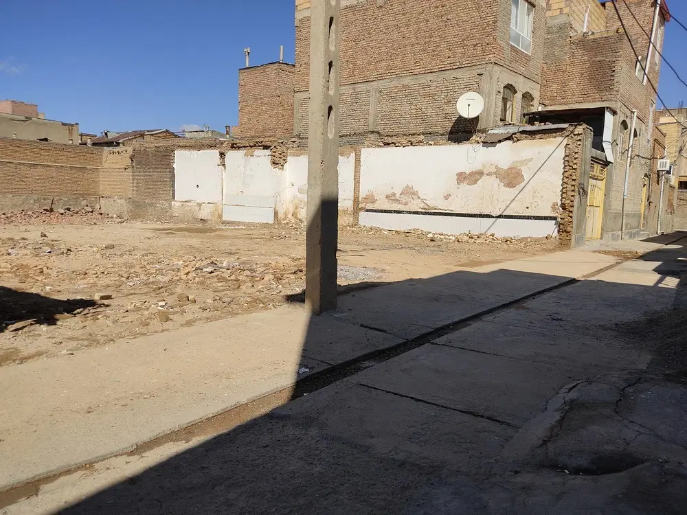 زمین کلنگی