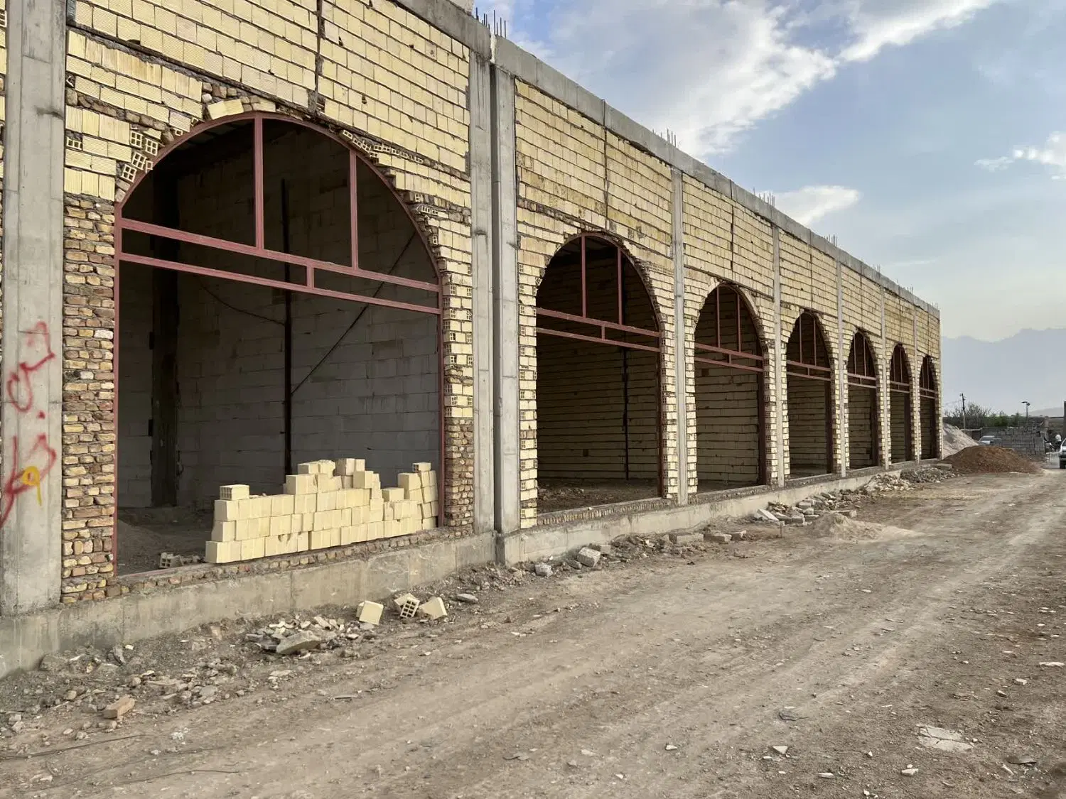 زمین ۴۰ متری مغازه تجاری در شهرک تعمیرگاهی ازنا