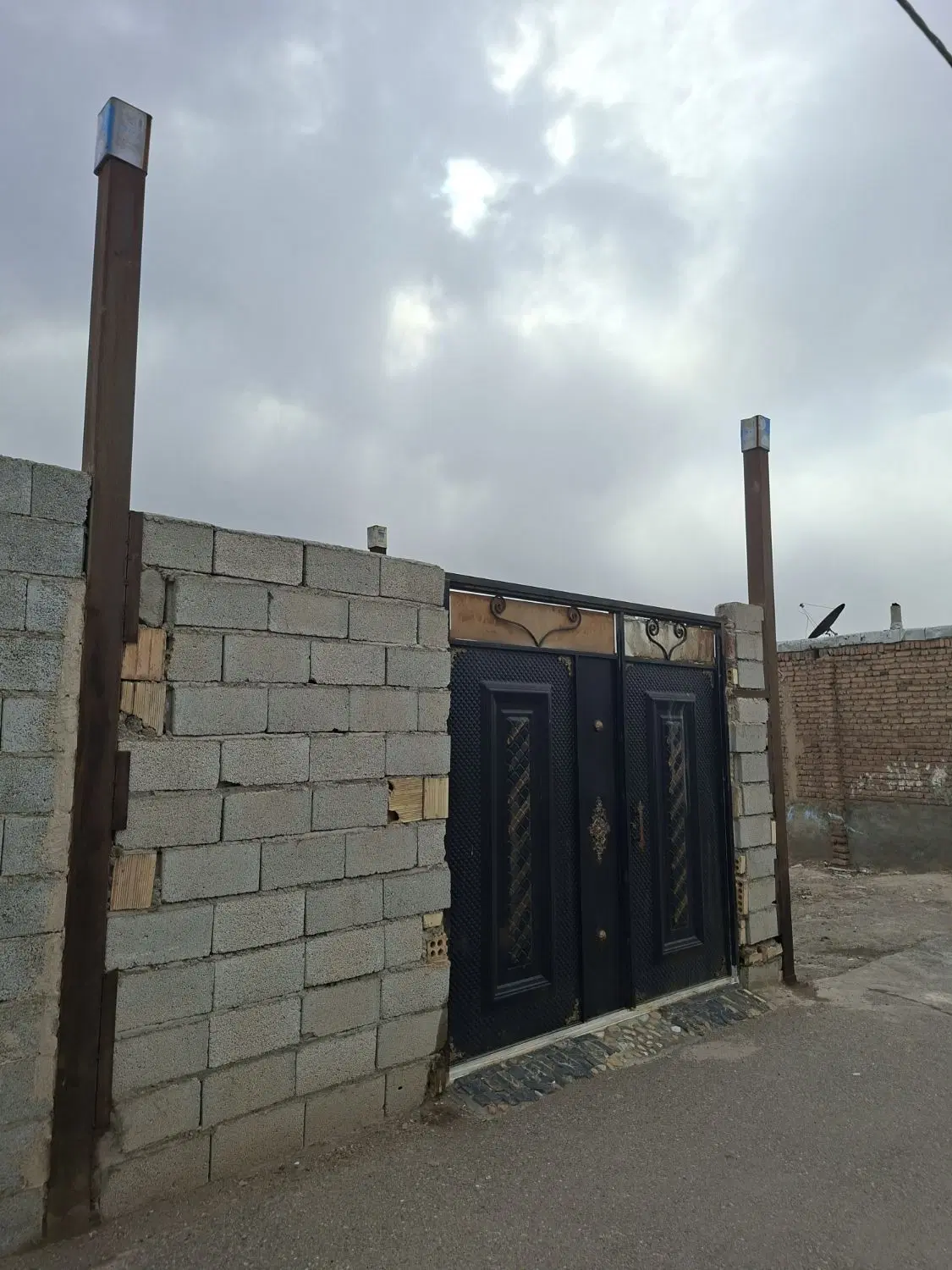 زمین ۱۳۰ متری در باغمعروف