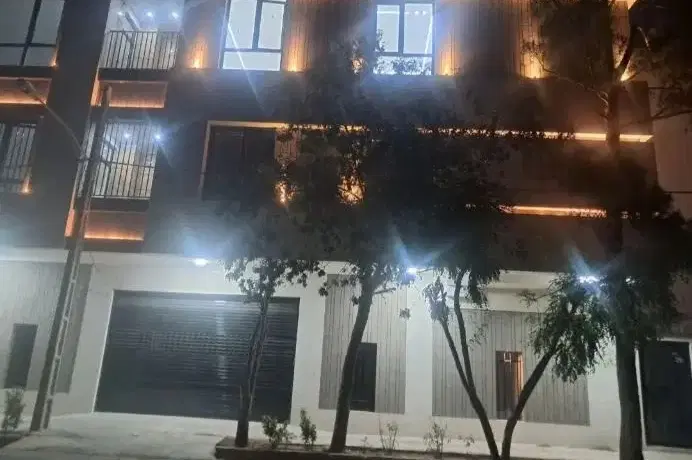 ۱۳۵ متر  ۳ خواب دو واحدی کلید اول