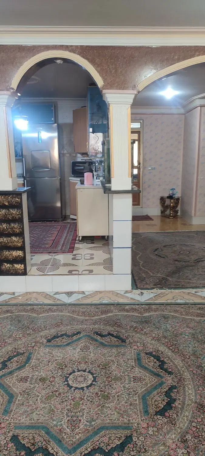 اجاره واحدطبقه بالا نود متری