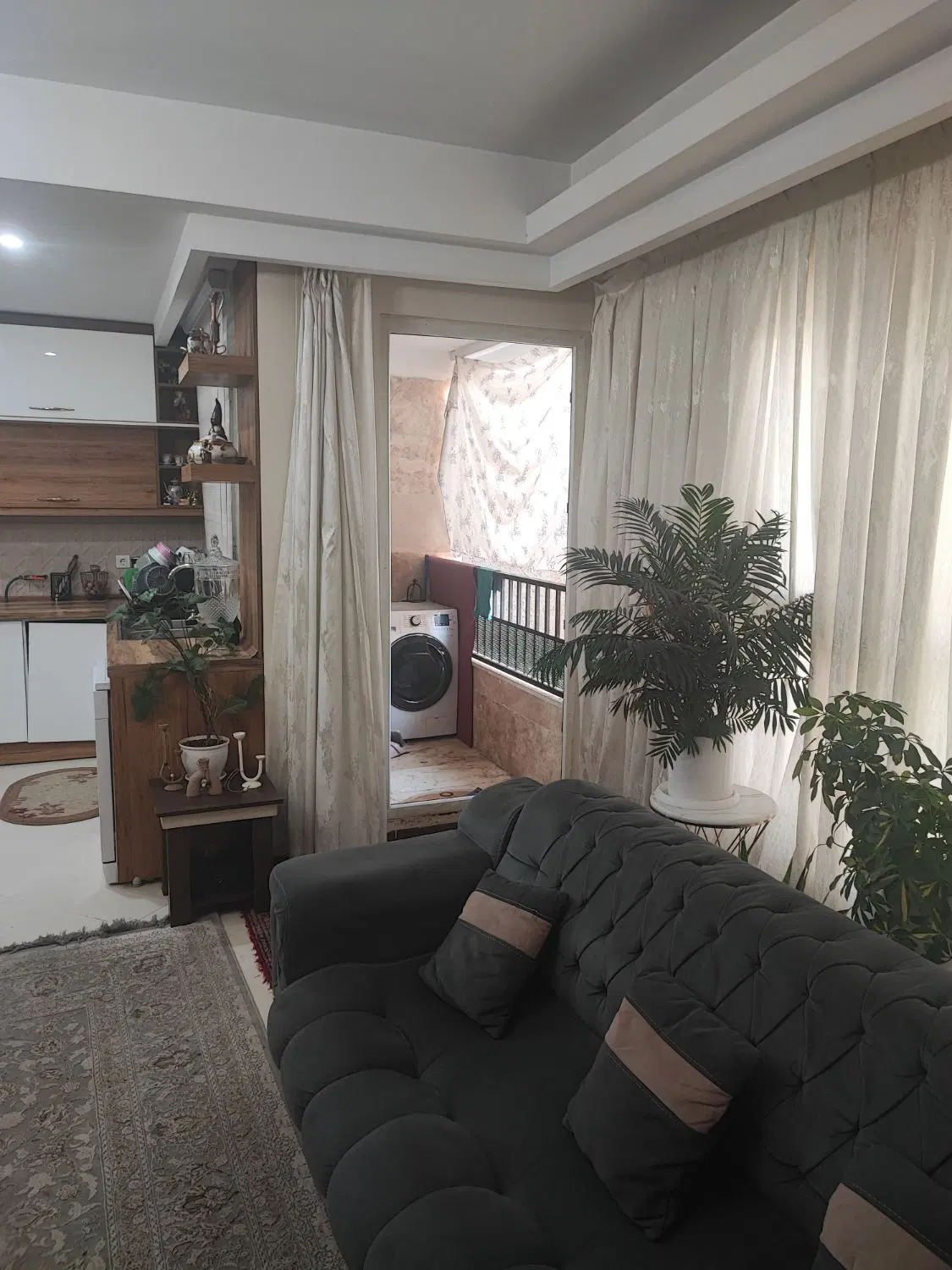 آپارتمان_ سه خوابه _پارکینگ _انباری_سالن پرده خور