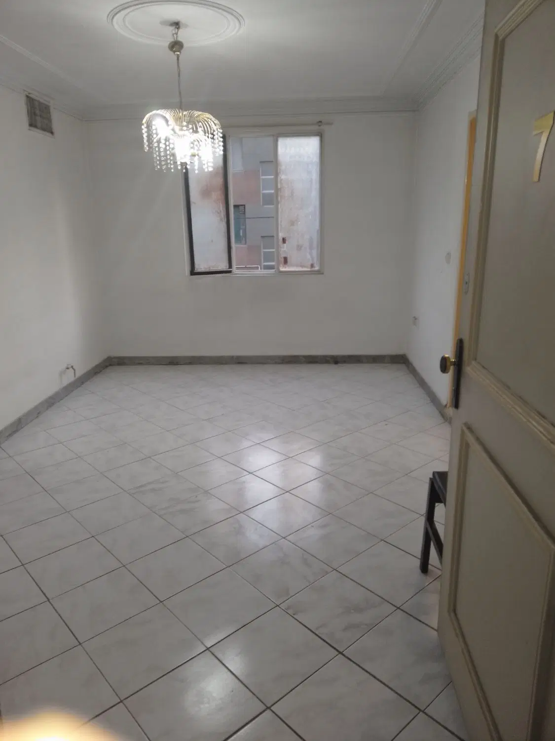 نزدیک مترو ومرکزخریدتیراژه