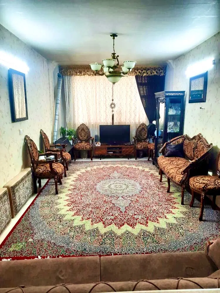 واحد ۵۵ متری خ محصل