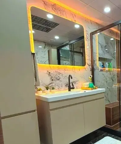 مغازه 25 متری کریم آزاد جنب غذافروشی دربار