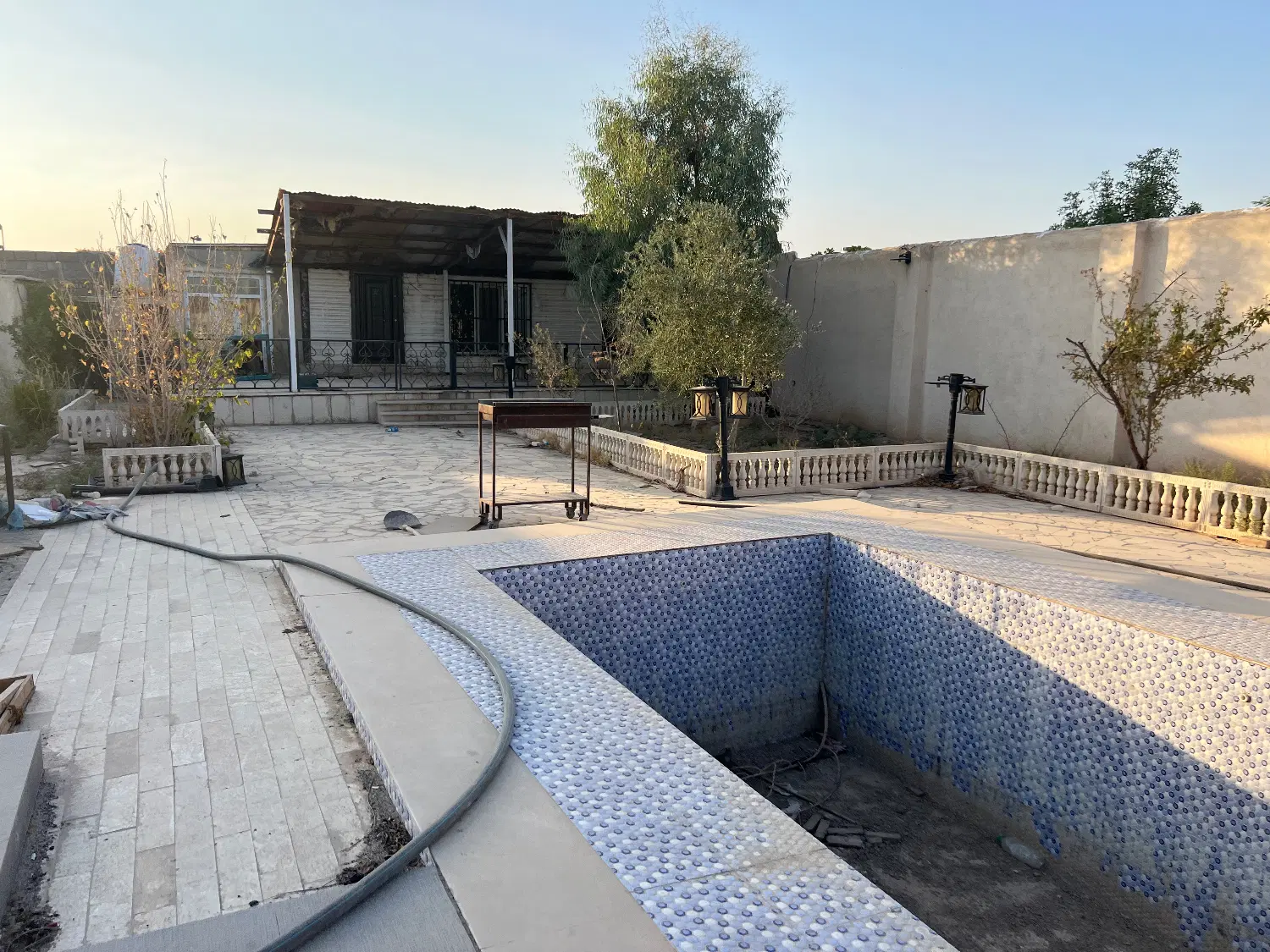 باغچه ۶۶۶متری با تبرئه