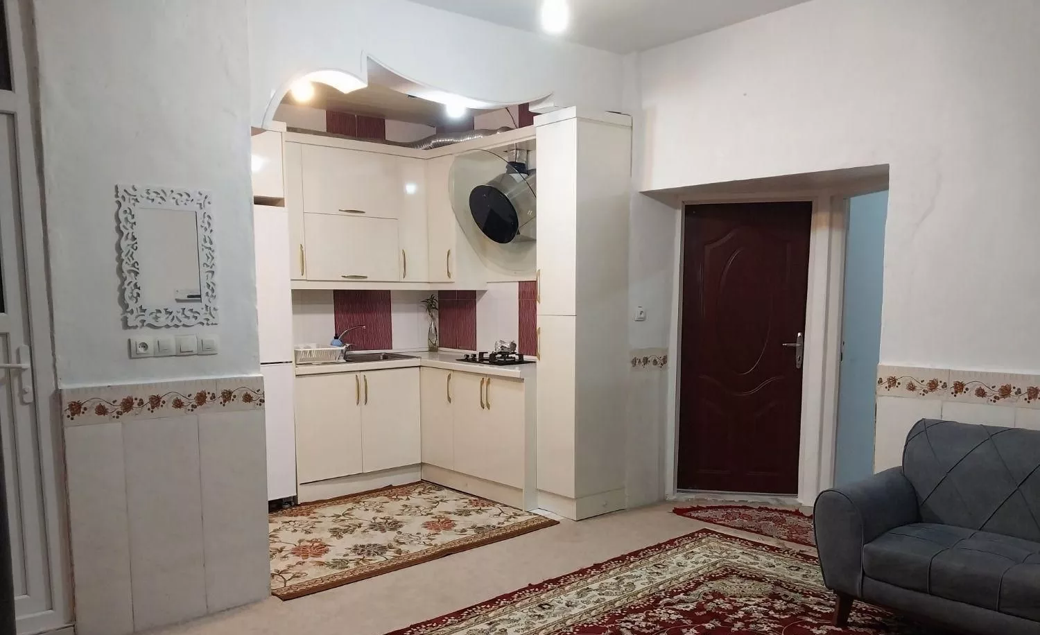 اجاره منزل ویلایی دوخوابه درمرکزشهرقشم