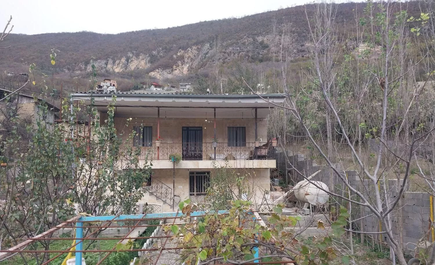 اجاره ویلا دوخواب در روستای زیارت(بام زیارت)