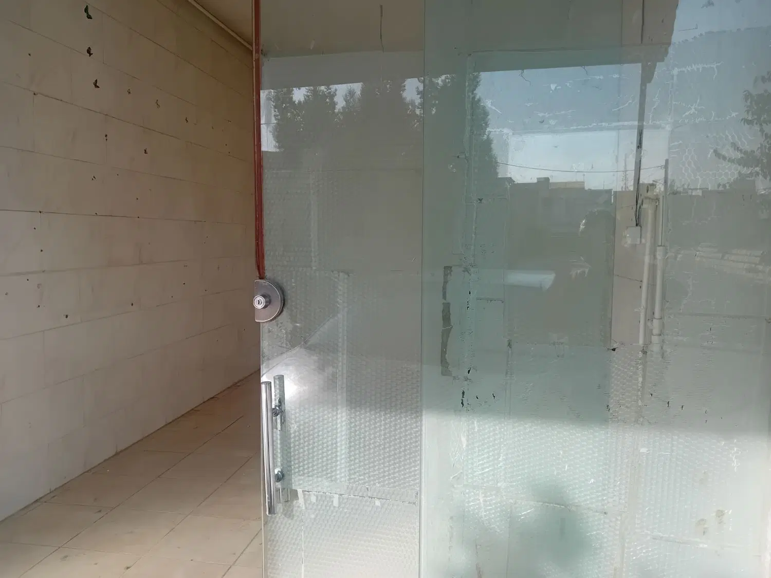 مغازه به مساحت ۱۵مترواقع در باغنی جنب قصابی محمدی