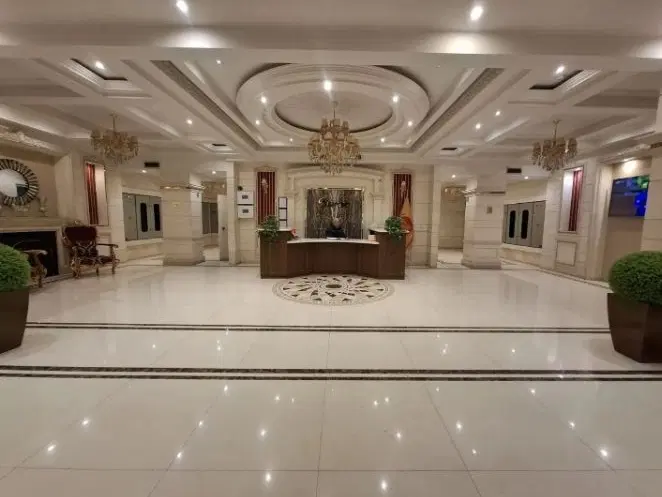 ۱۰۰ متر_ تکواحدی_ فول_تاپ لوکیشن ظفر_تمیز