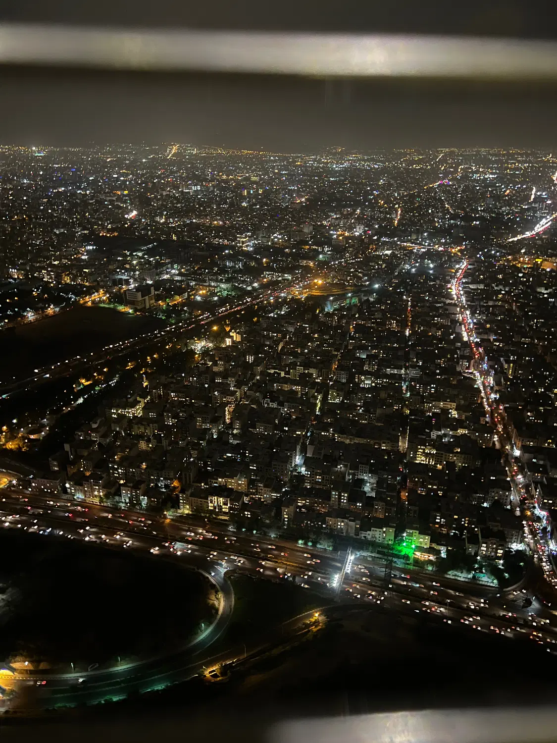 فروش ملک تجاری حاشیه وکیل اباد 1000 متر دوممر