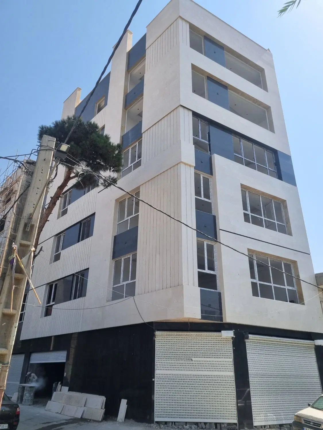 فروش ۱۵۱ اپارتمان باغستان خادم اباد غرق نور