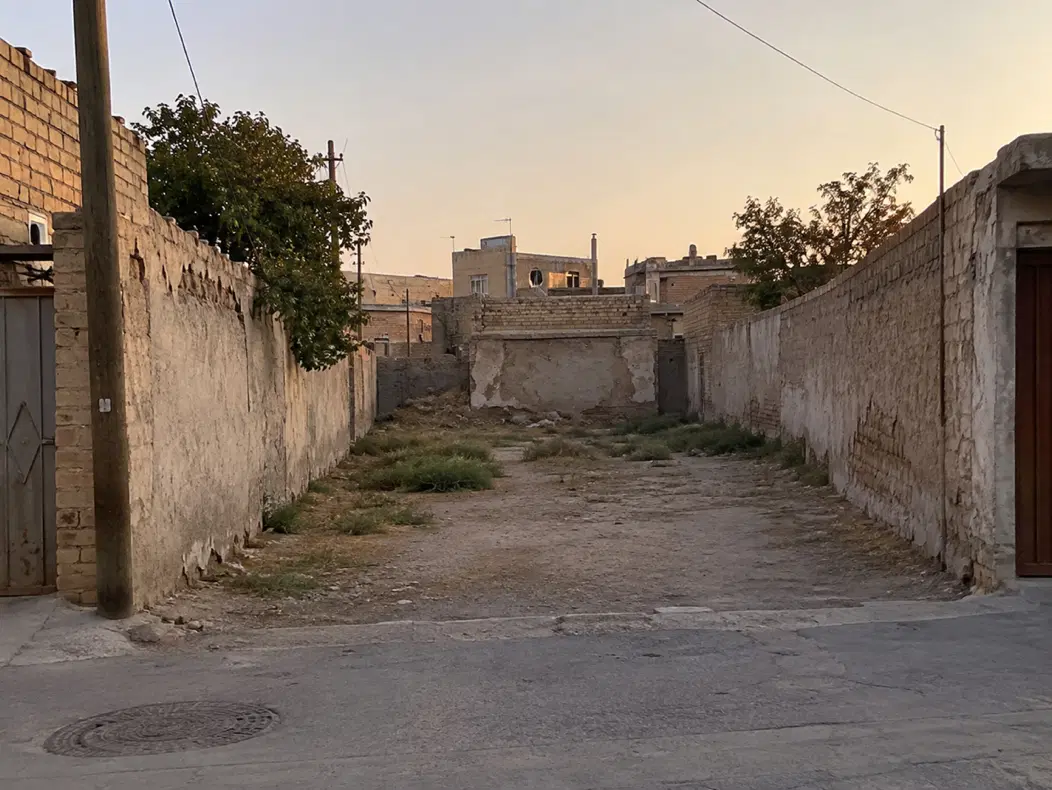 ۲۱۹ متر زمین شهیدان غربی