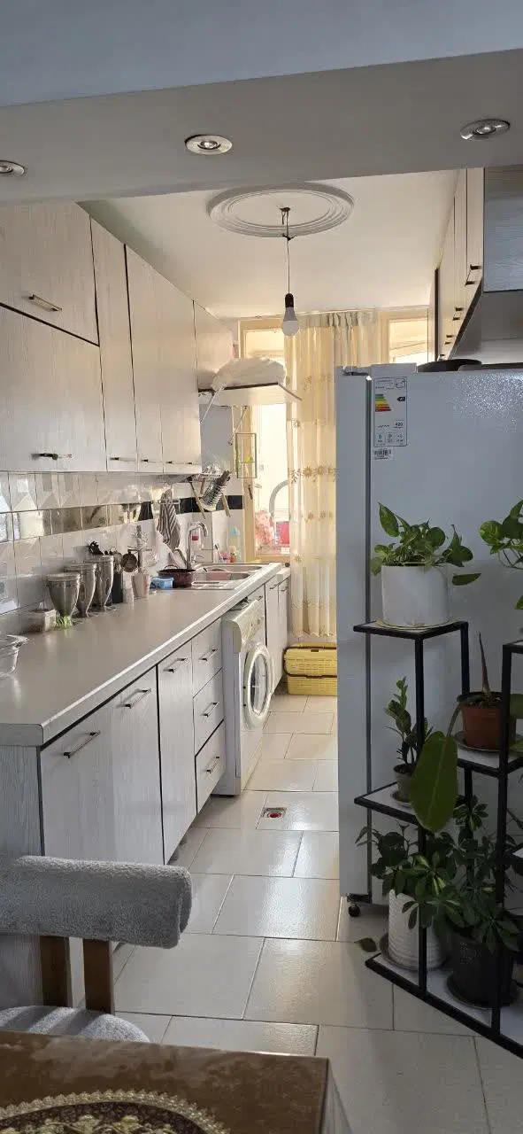 ۵۷ متری طبقه ۲ پارکینگ اختصاصی روبه نما