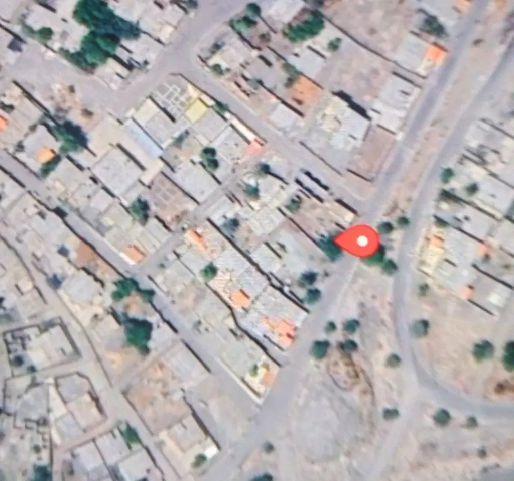 ۲۱۲مترکنار خیابان بندنقی،مقابل مغازه حاج محمدداوری