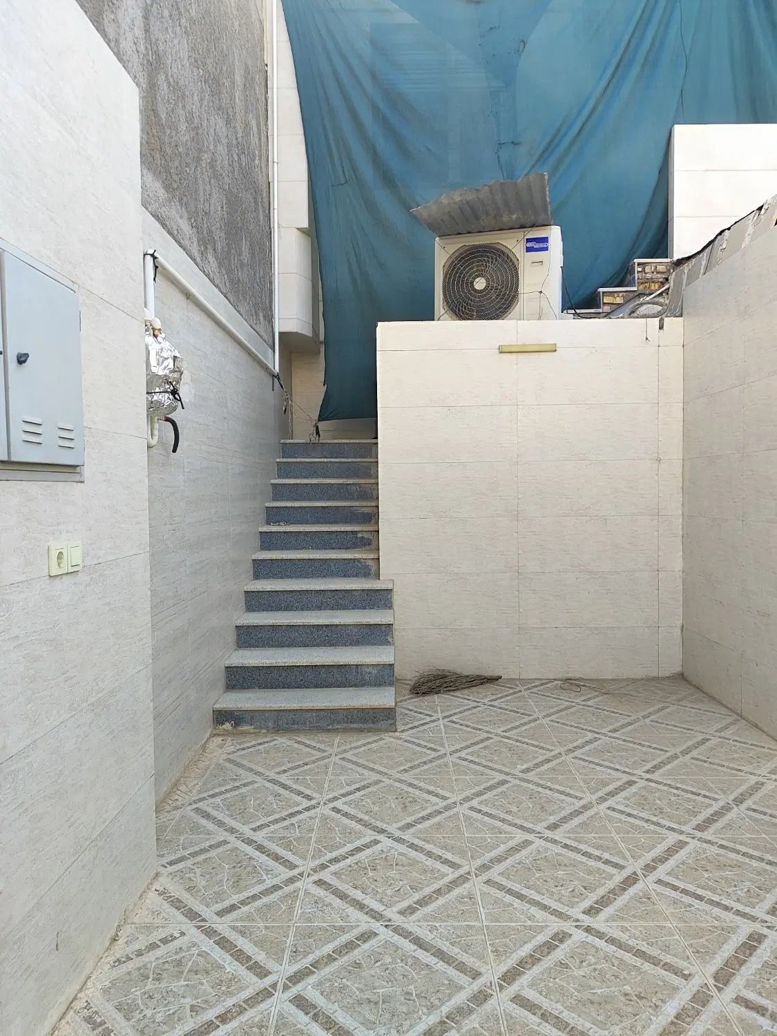 اجاره مسکونی طبقه بالا
