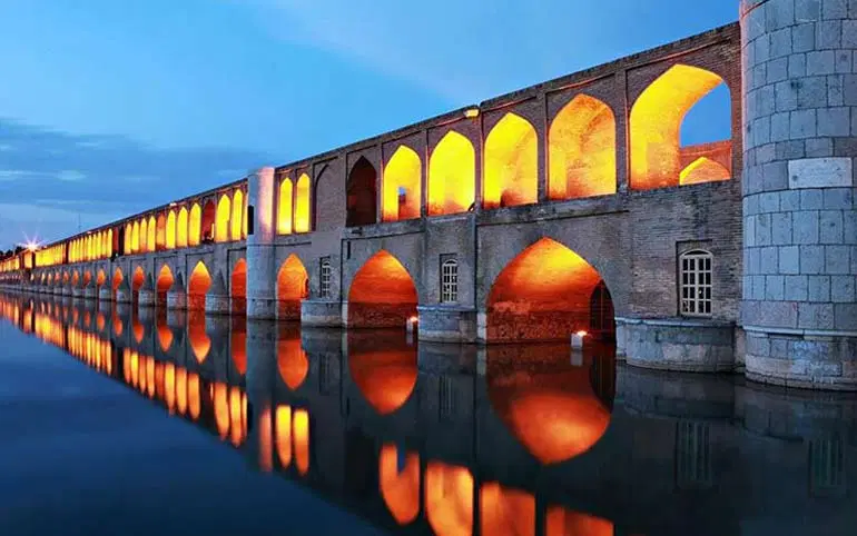باغ چهار دیواری قلعه سفید