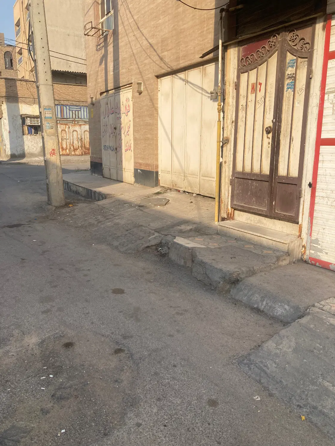 یک باب مغازه برای فروش