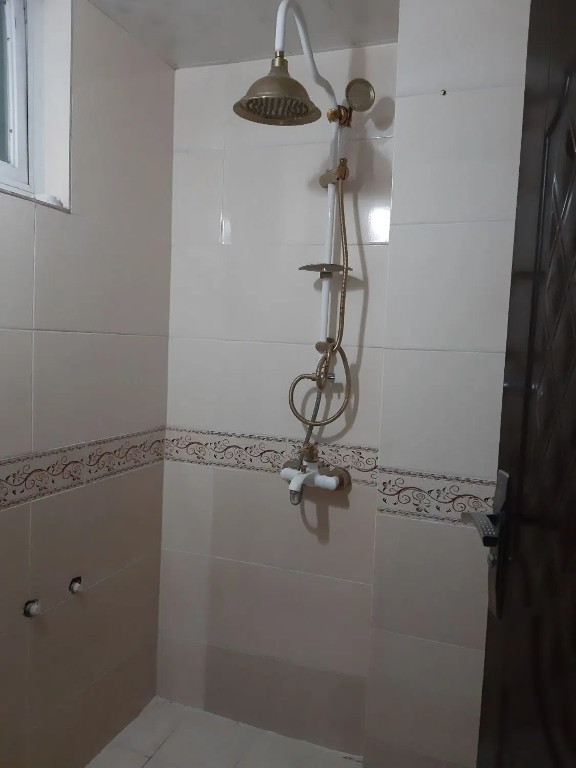 یک واحد آپارتمان اجاره ای
