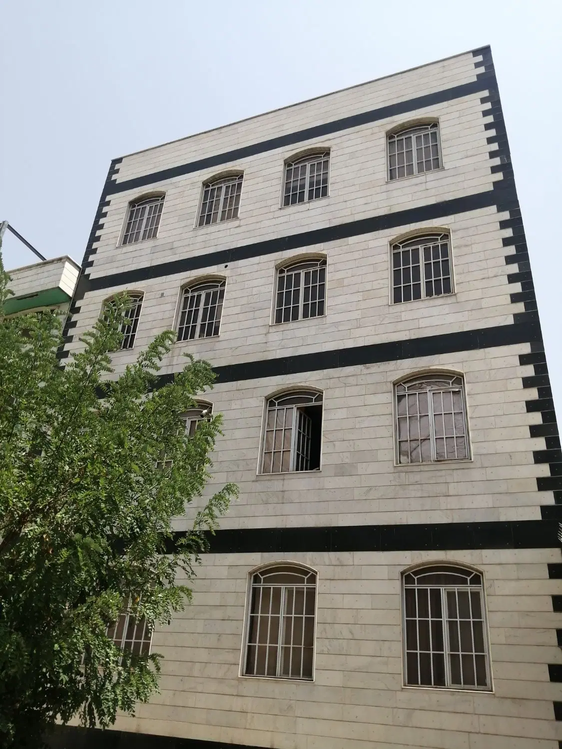 خونه کلنگی 102متری دو طبقه بازسازی شده شیک