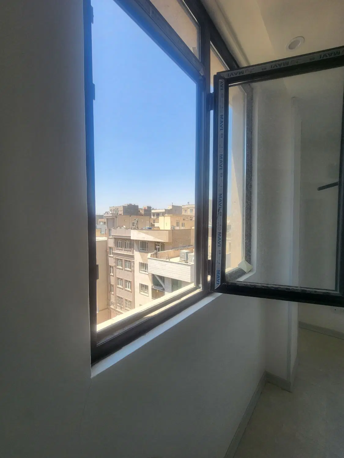 ۱۴۶ متری طبقه پنجم با دید ابدی شمال، غرب و جنوب
