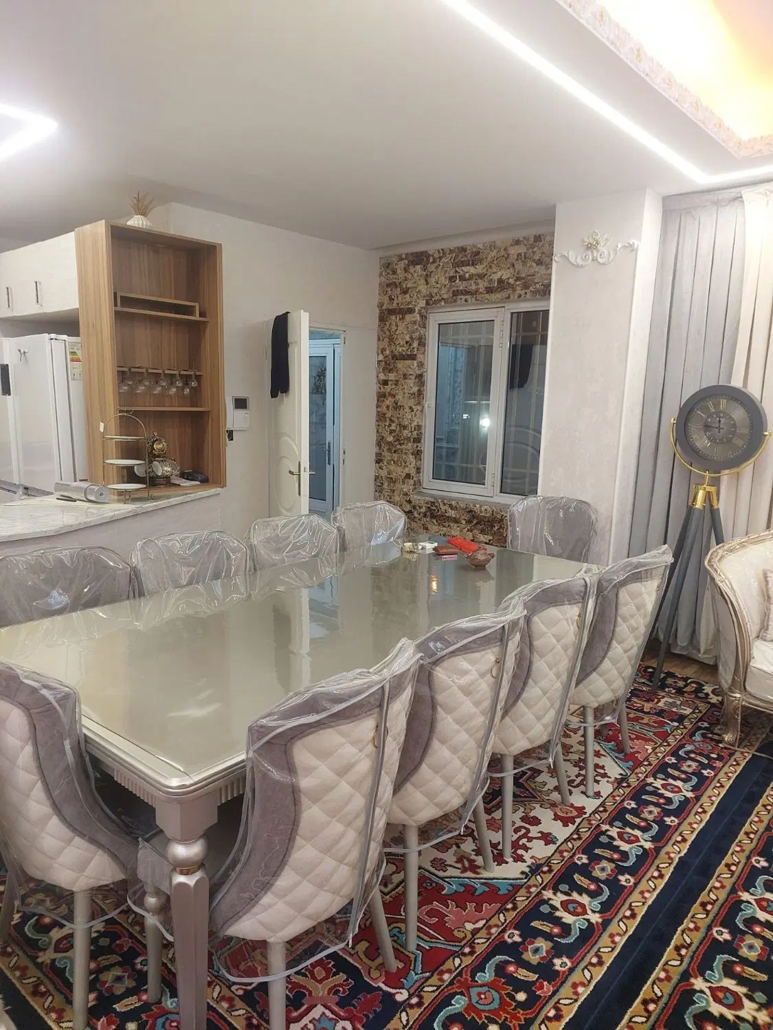 حیاط دربست ۲۶۰ متر