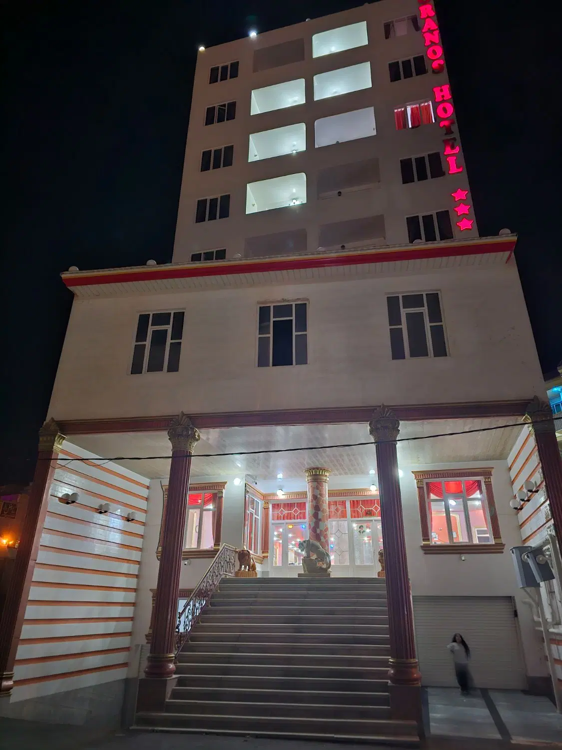هتل آپارتمان ۴ستاره ۱۰طبقه