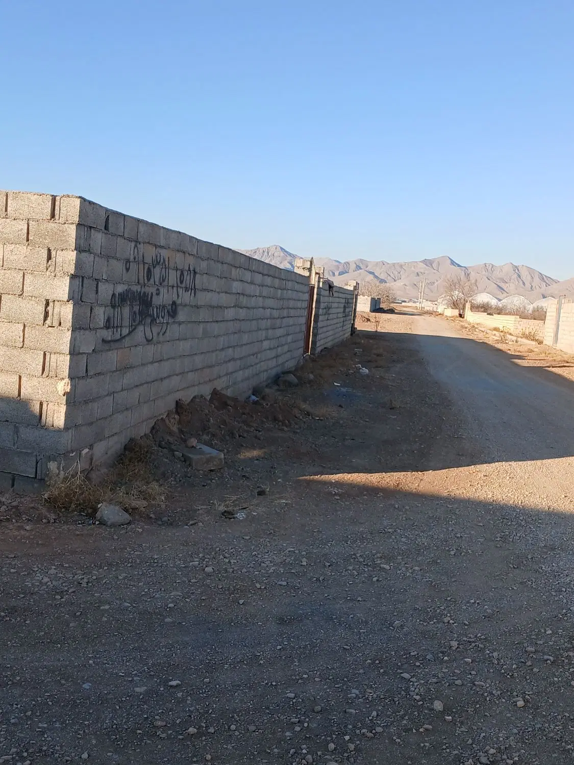 زمین باغی چهاردیواری