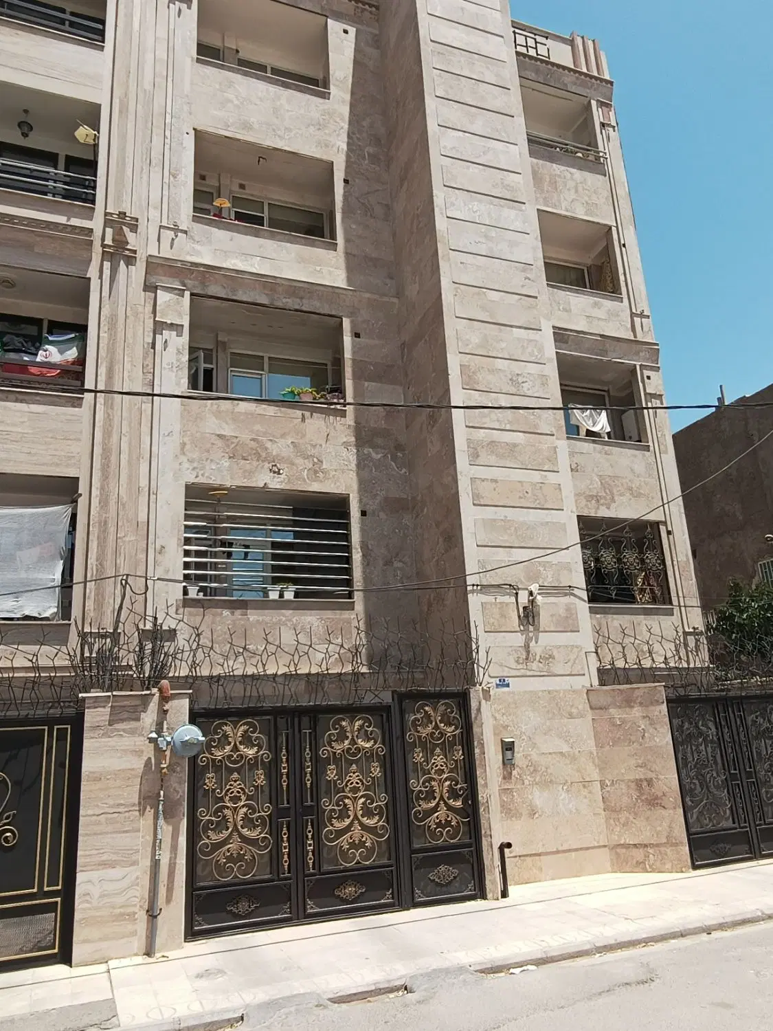 84مترجانبازان،قیمت توافقی،معاوضه با ماشین.