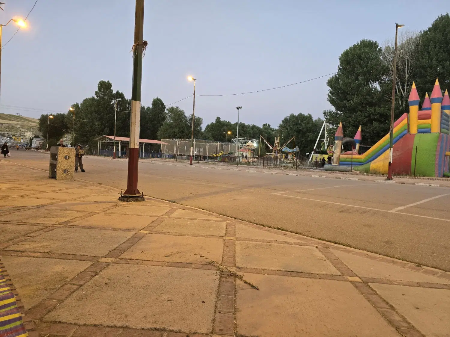 زمین فاز ۱ فرهنگیان۲۰۰متر دو نبش