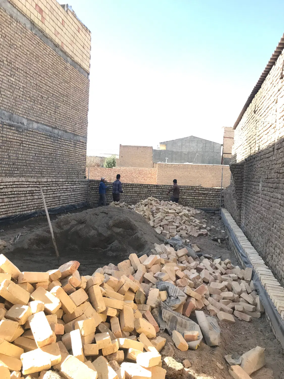 زمین ۱۲۰ متری قشلاق امراباد
