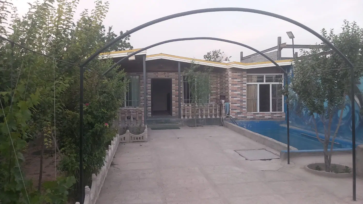 باغچه ویلا 225متری لوکس