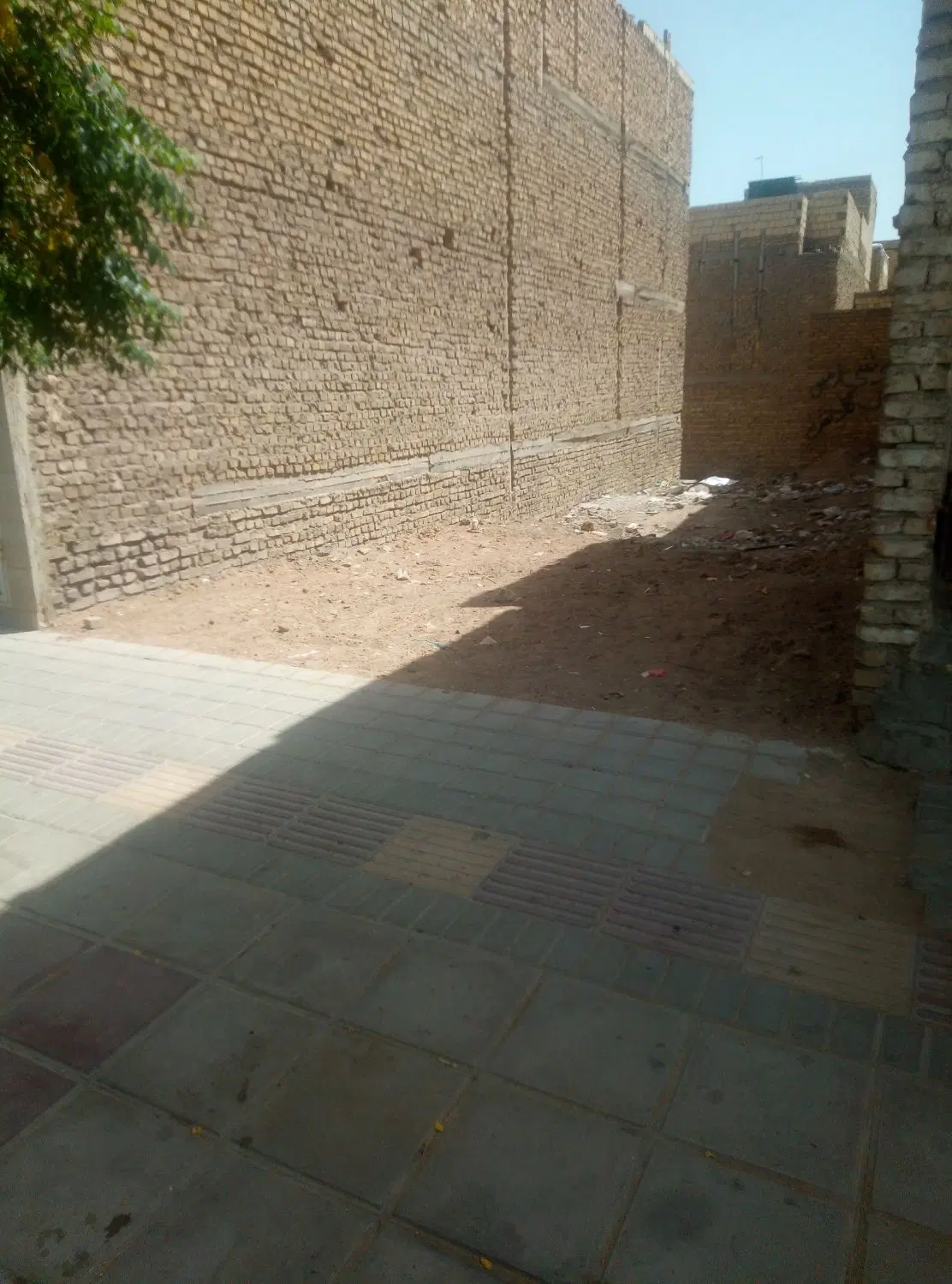 زمین تجاری لب خیابان