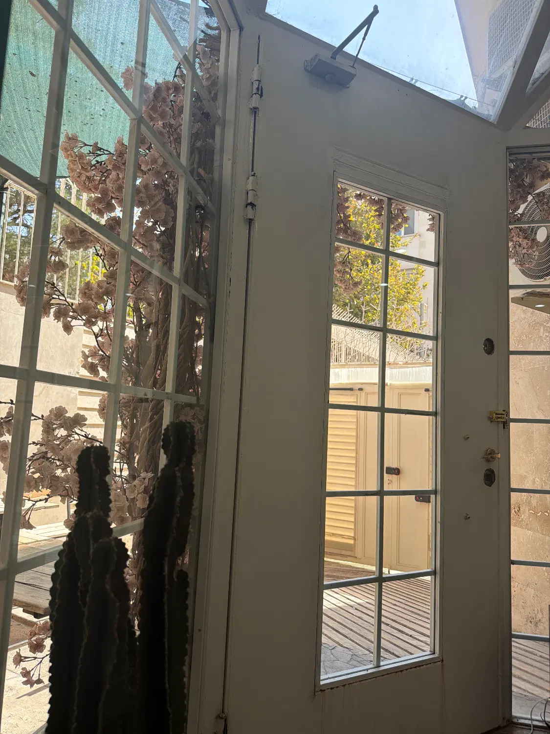 اجاره اتاق خیلی بزرگ و مستر در سالن جهت اجاره مزون