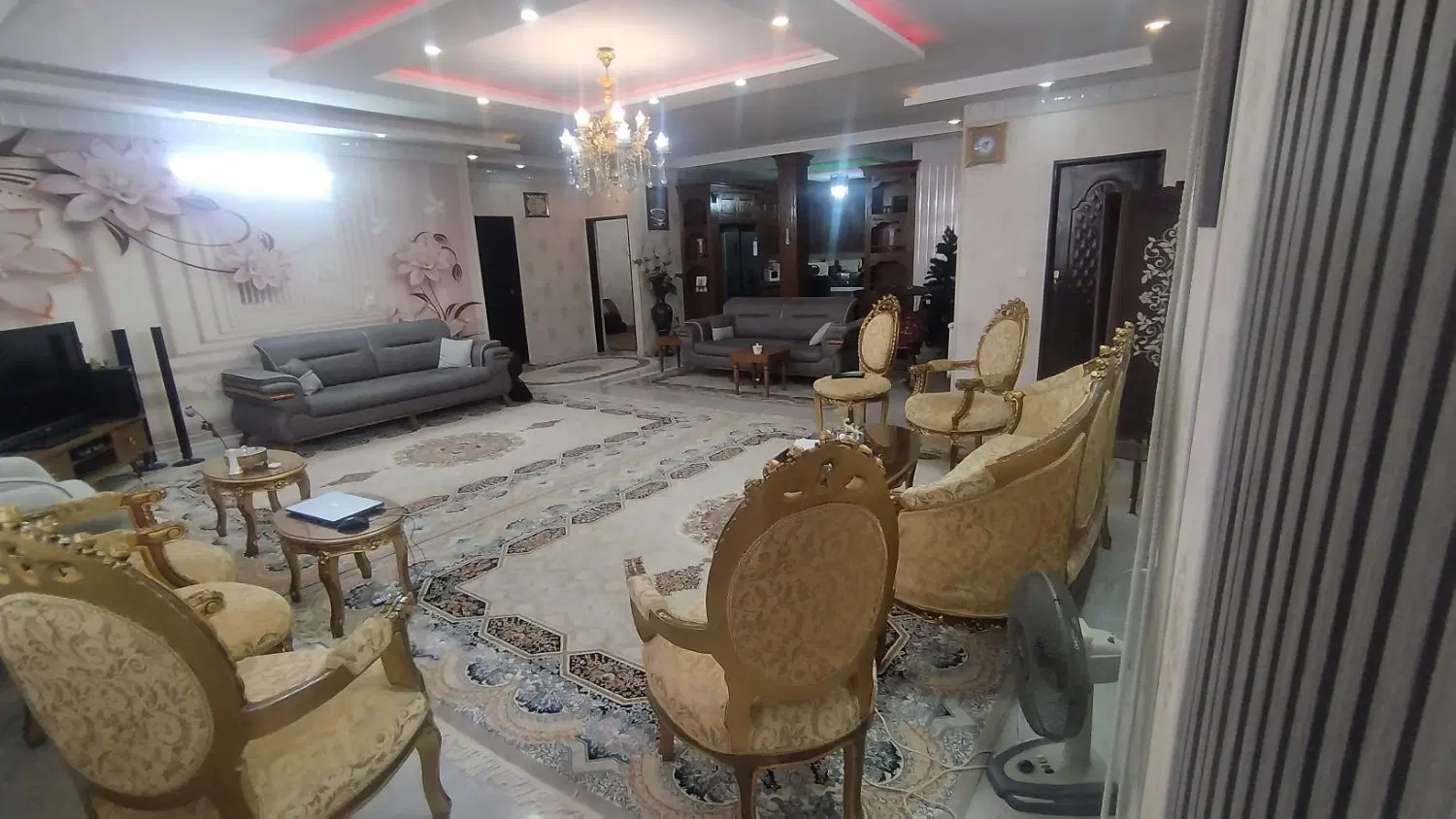 ۱۳۰ متر_رهن کامل_الهیه_نبش میدان
