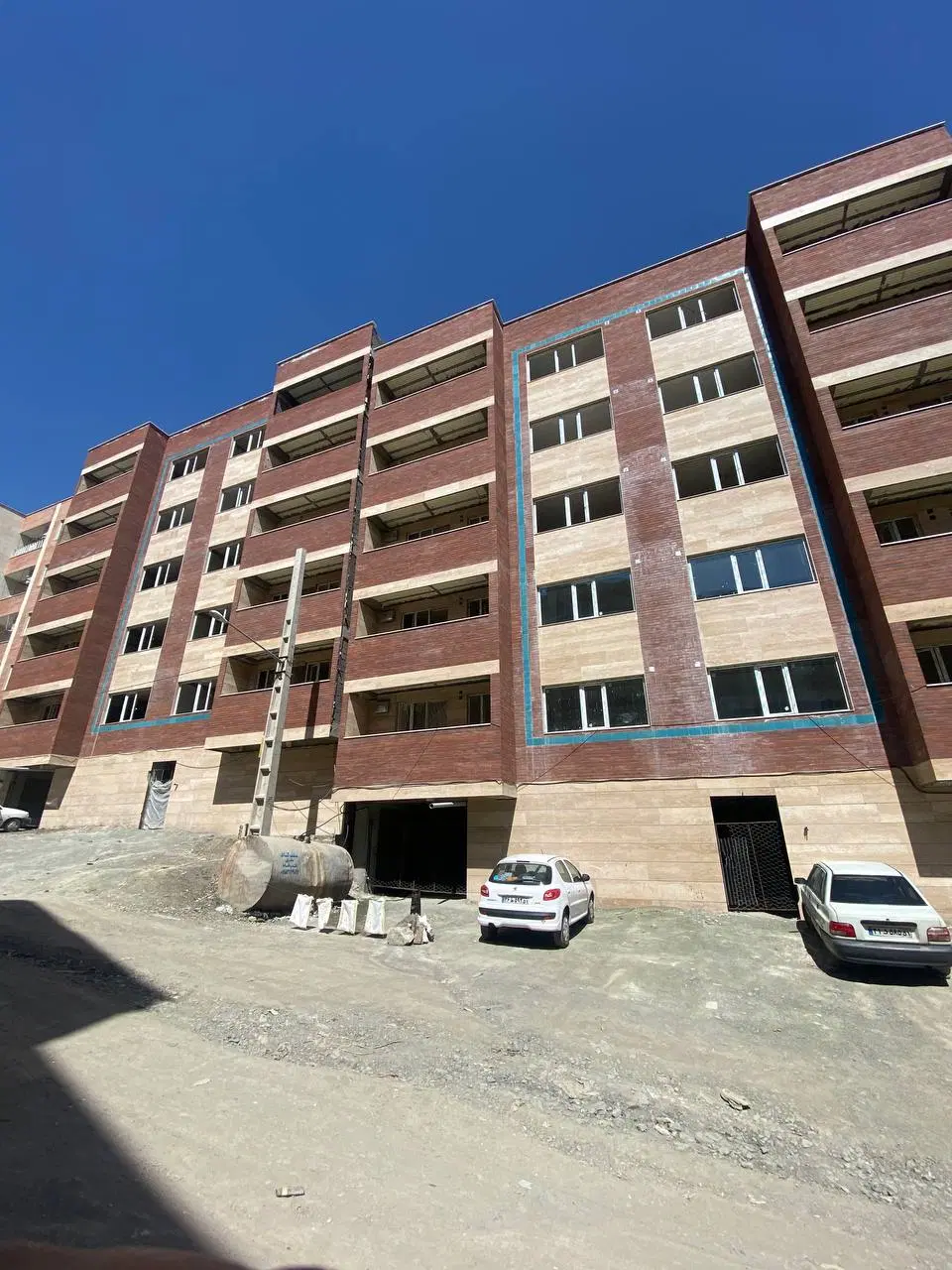 آپارتمان ۱۴۰ واحدی بهاران