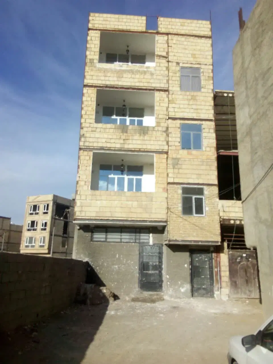 آپارتمان باغون آباد