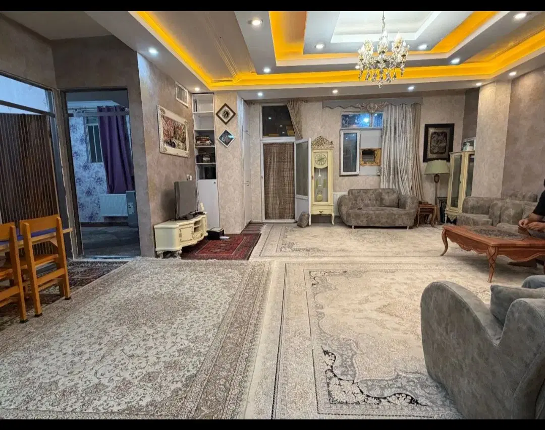 آپارتمان ۱۱۰متری طبقه اول ۲خواب فول امکانات۲۲ بهمن