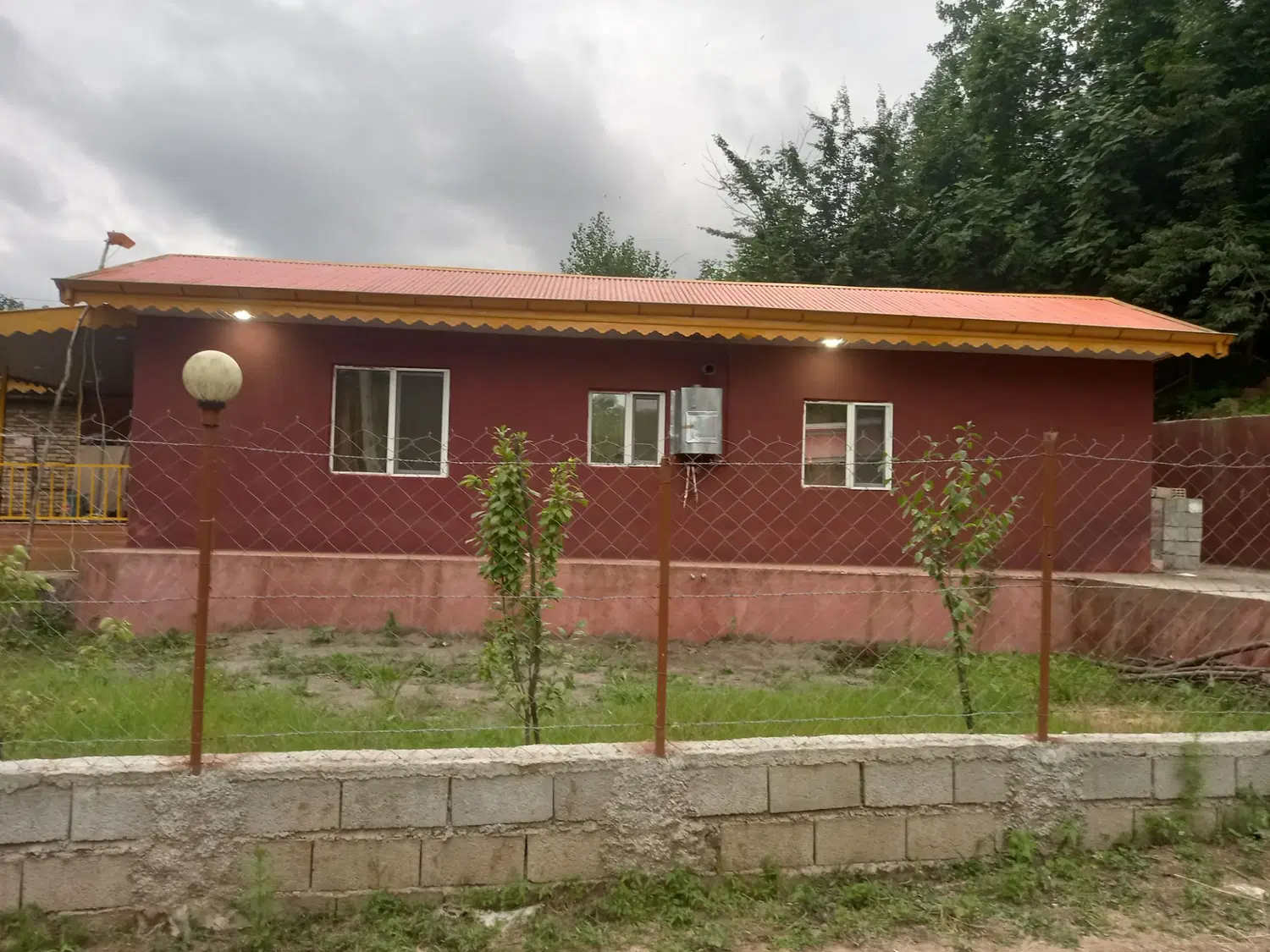 ویلا جنگلی کنار رودخانه